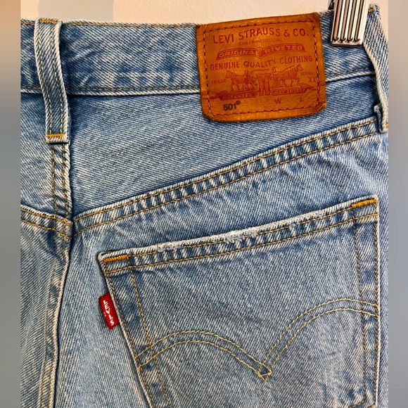 Levi’s size 25 high rise 501 jean shorts - Picture 6 of 6